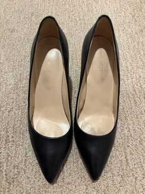 Nine West Black Pointed-Toe Leather Heels